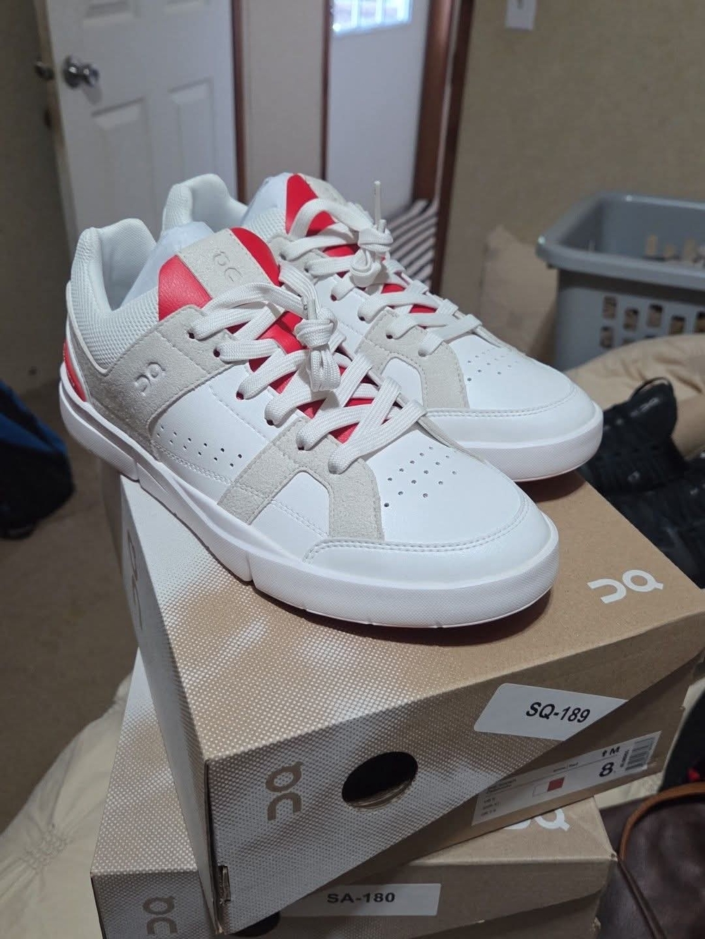 On Cloud Roger Style Leather New Sz 8 Mens Or  Womens 9½
